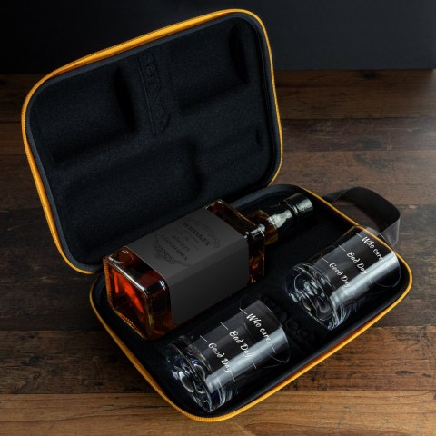 Etui na butelkę ze szklankami do whisky Who cares Etui na butelkę ze szklankami do whisky Who cares